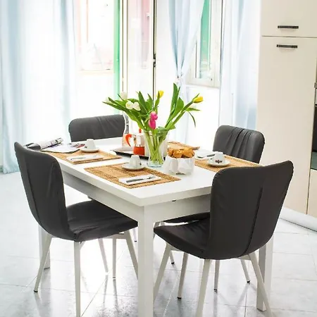 La Casa Dell'arte نابولي