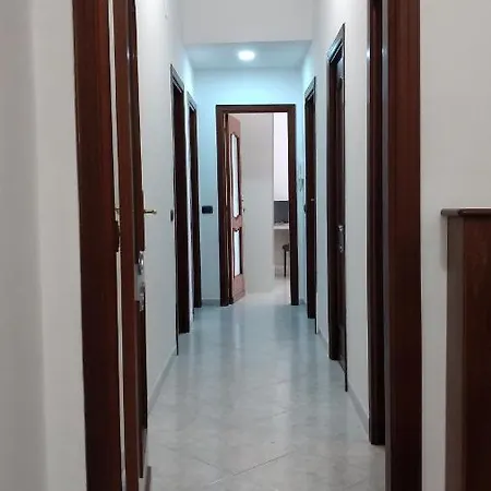 La Casa Dell'arte نابولي