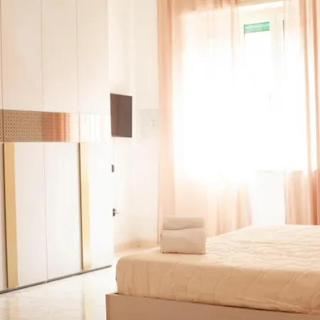 La Casa Dell'arte نابولي